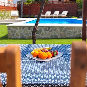  Apartment Away From With A Heated Pool Kroatien