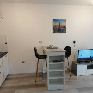 Ester Apartman