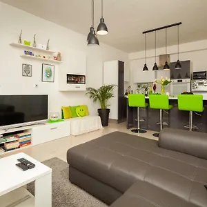  Apartment Modern Histria