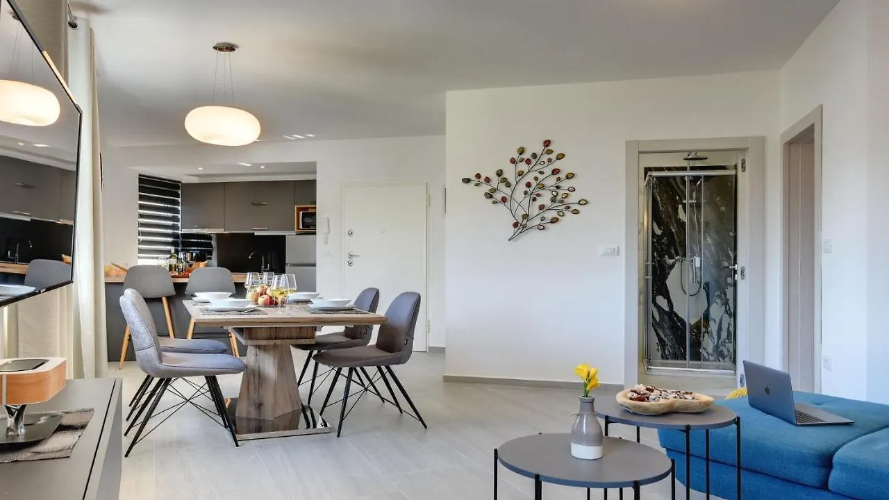 Exclusive City Apartments Pula 0*,