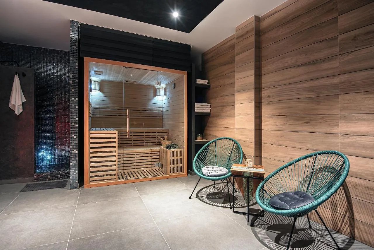 Exclusive City Apartments contacts